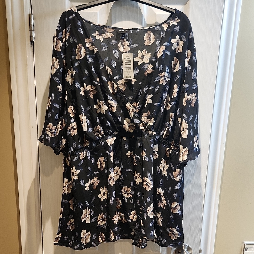 Torrid Cream Floral Wrap Blouse